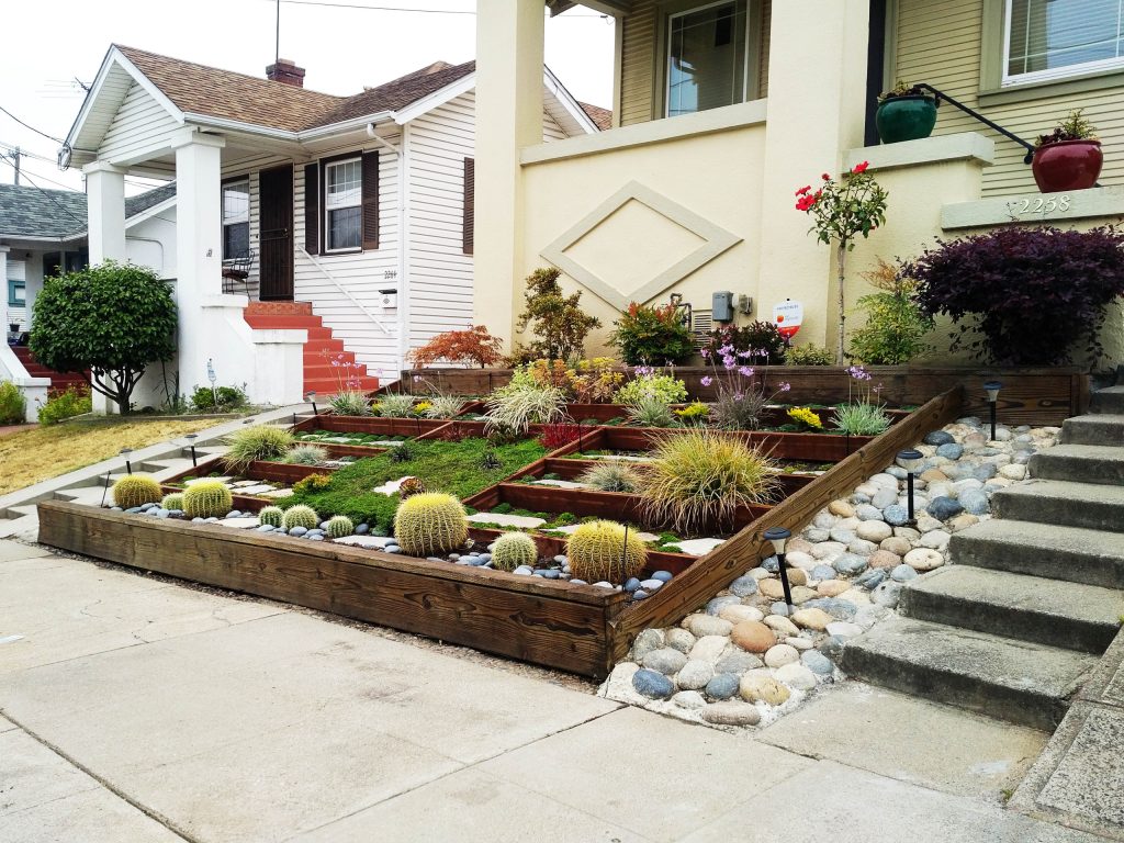 30 Small Front Yard Ideas to Make the Best of Your Outdoor Space