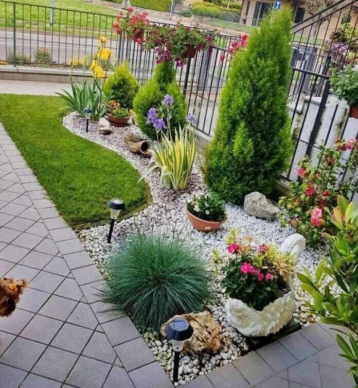 30 Small Front Yard Ideas to Make the Best of Your Outdoor Space