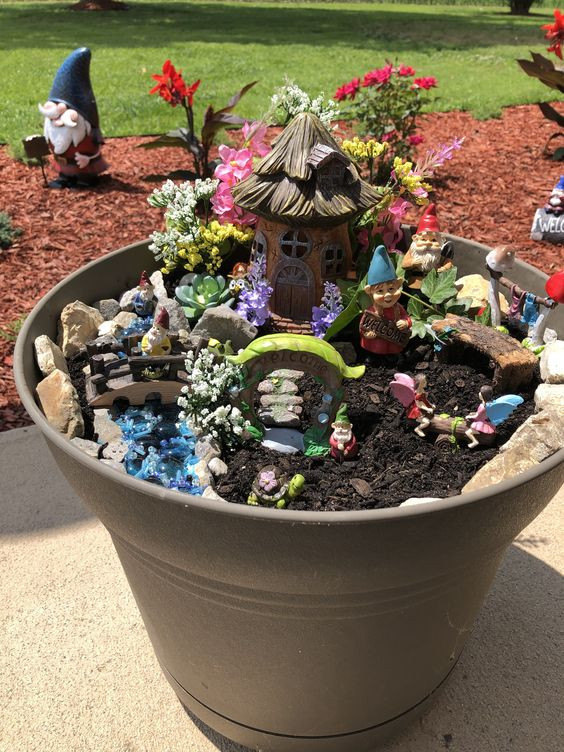 20 Endearing Miniature Fairy Haven Garden Ideas