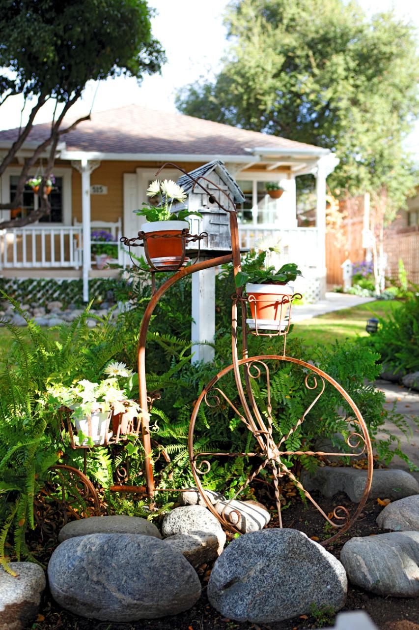 Revamp Your Front Yard With 25 Repurposed Creative Decorating Front Yard Ideas