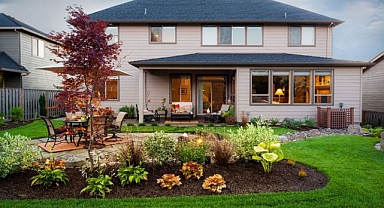 30 Landscaping Ideas That Will Create an Inviting First Impression at Your Front Entry