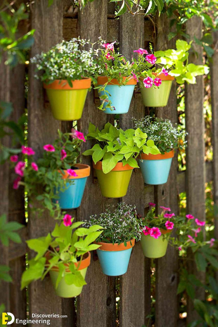 26+ Amazing Inspirations to Beautify Your Bare Walls and Fences!