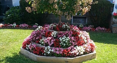 How to design a charming garden island for our garden this spring?