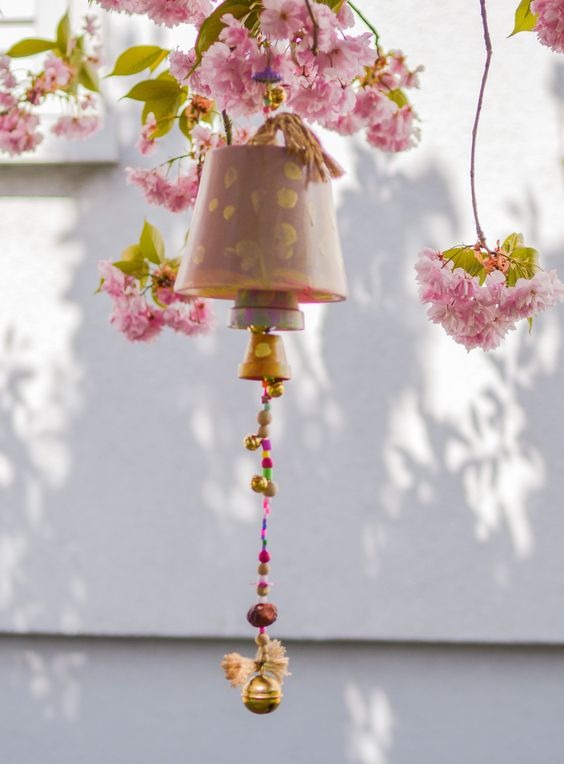 33 Flower-Styled Garden Decorations To Enchant Your Outdoors