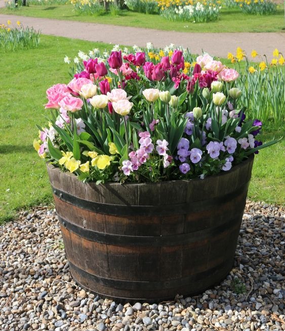 25 Clever DIY ideas to reuse old wine barrels in garden and yard decoration